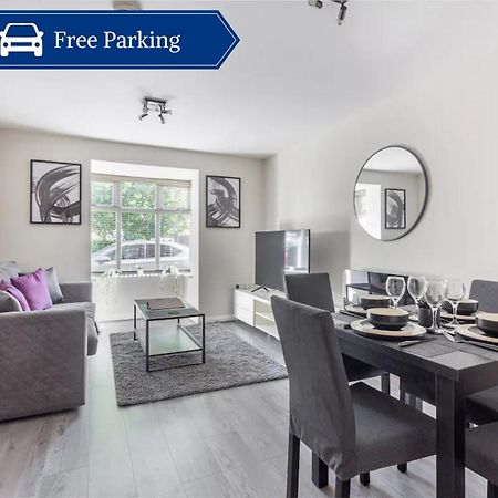 Lovely 2Bed Apt In Redditch, Free Wi-Fi & Parking Dış mekan fotoğraf